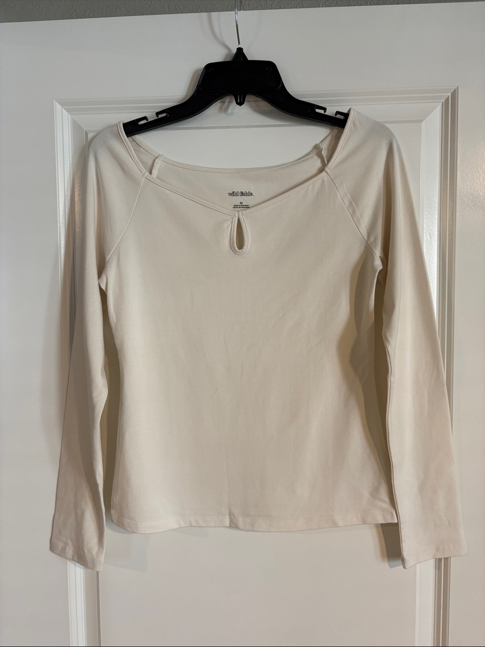Wild Fable Off White Long-Sleeve Keyhole Women's Top
